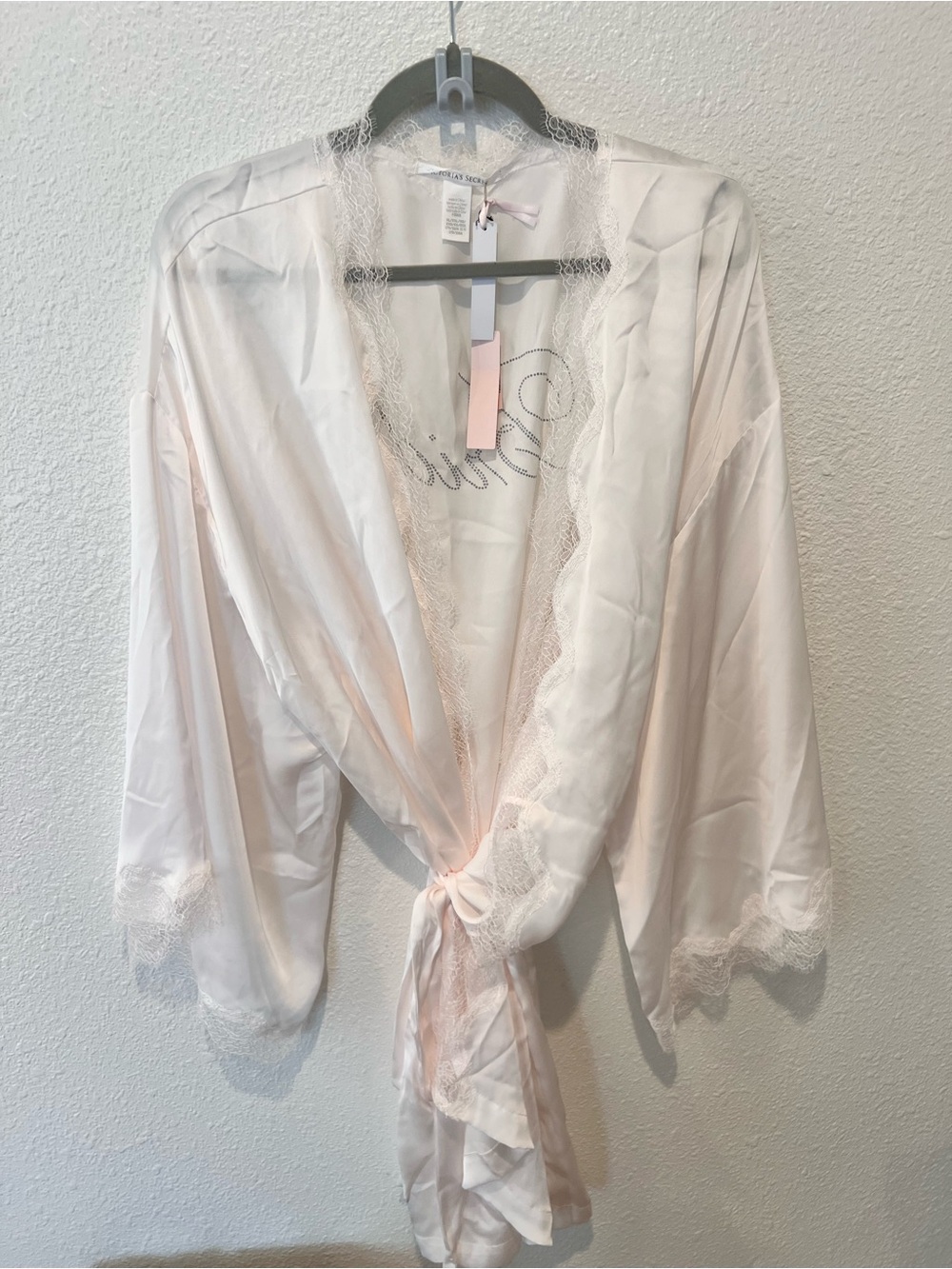 ✨ Victoria’s Secret Bridal Silk/Satin Robe ✨